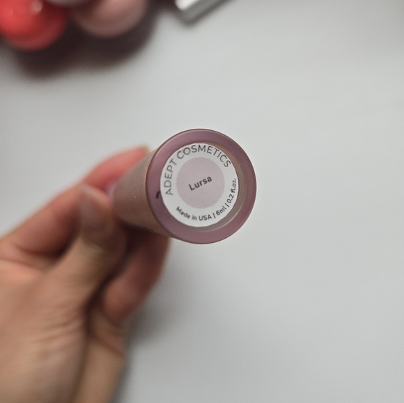 Adept Cosmetics Lip Gloss LURSA - Picture 3 of 3